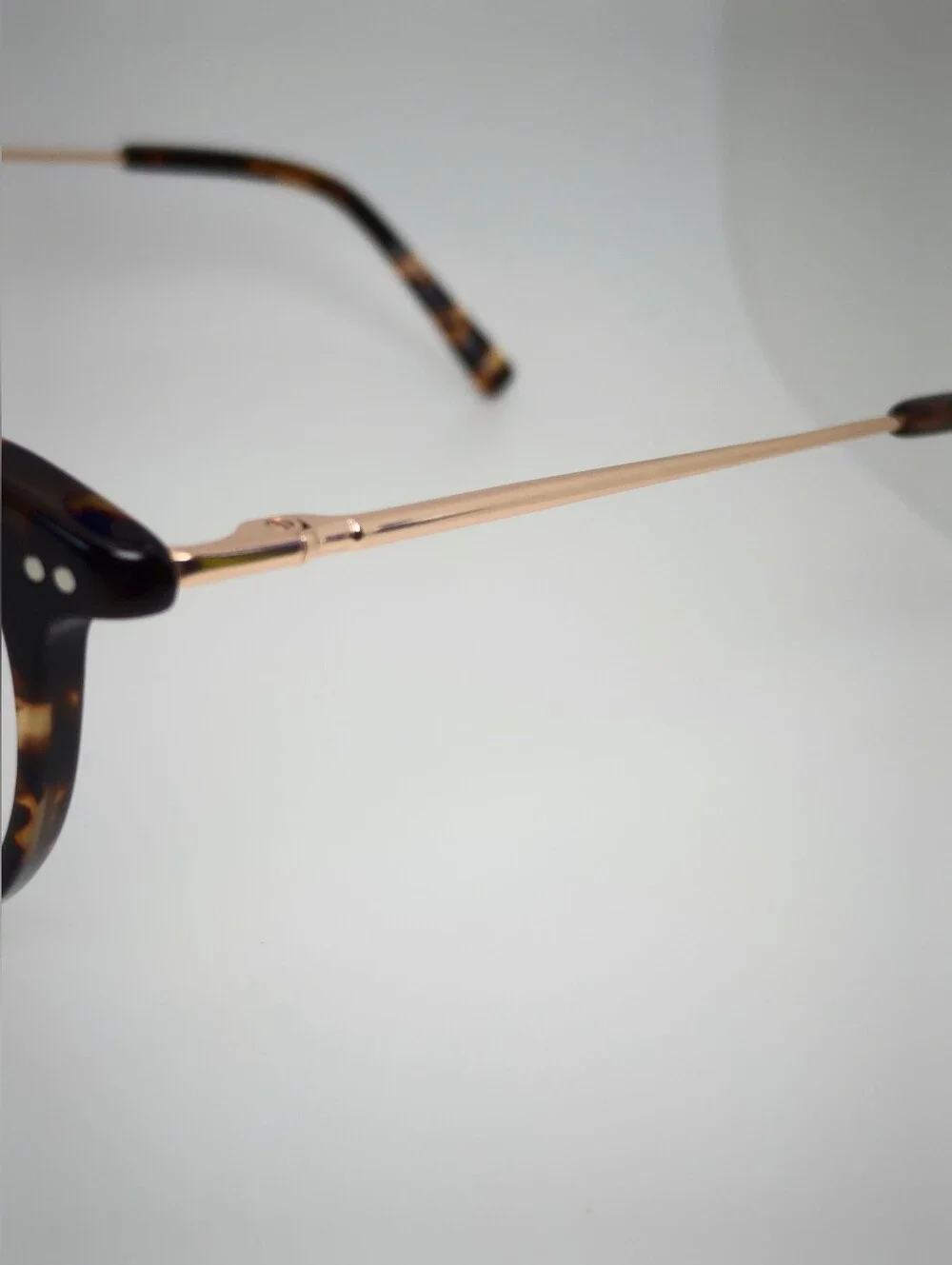 Snap Women's Petite. Tortoiseshell Round Optical Glasses. Good Features.